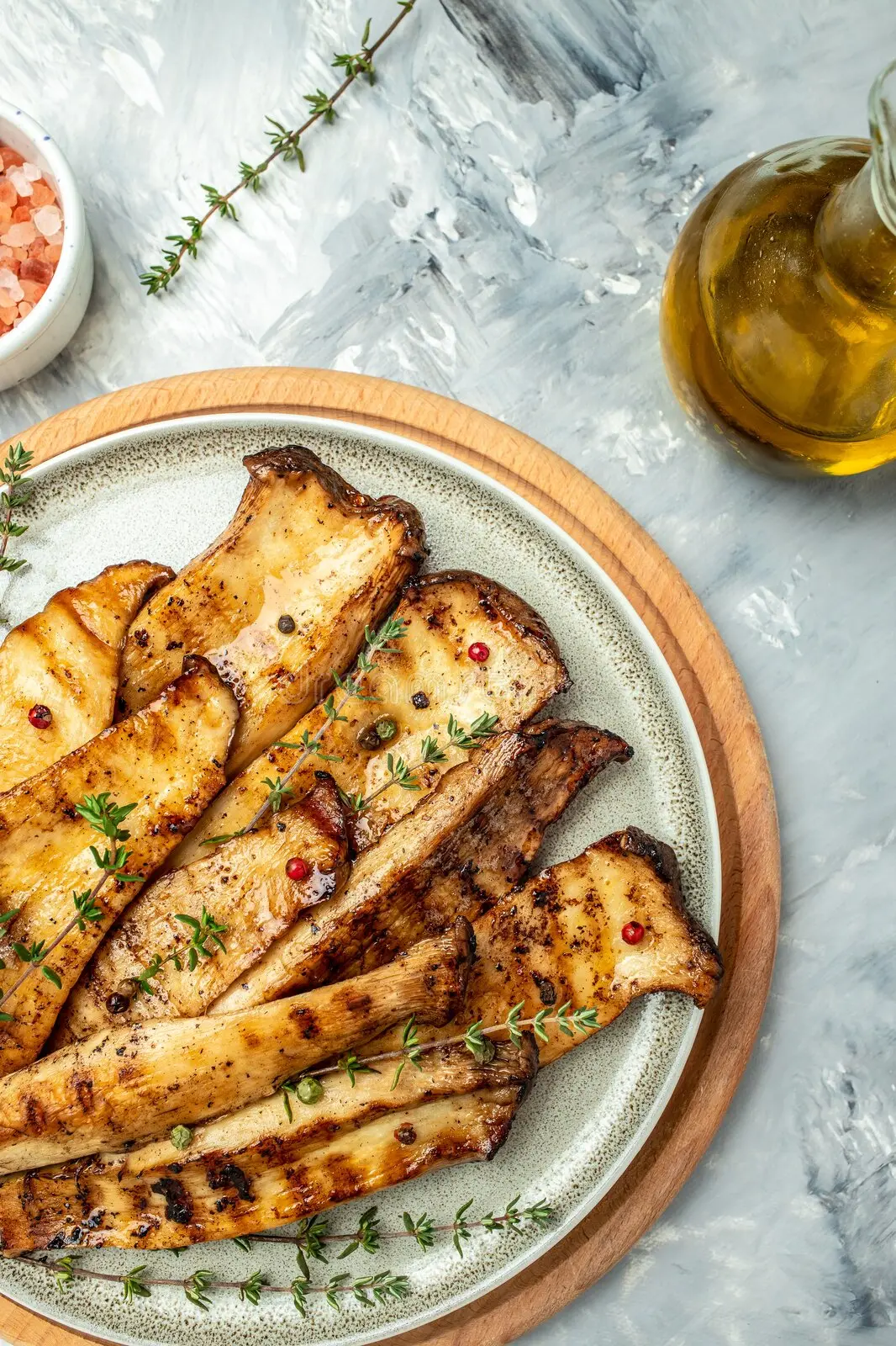 Champignons pleurotes du panicaut frais en cagette